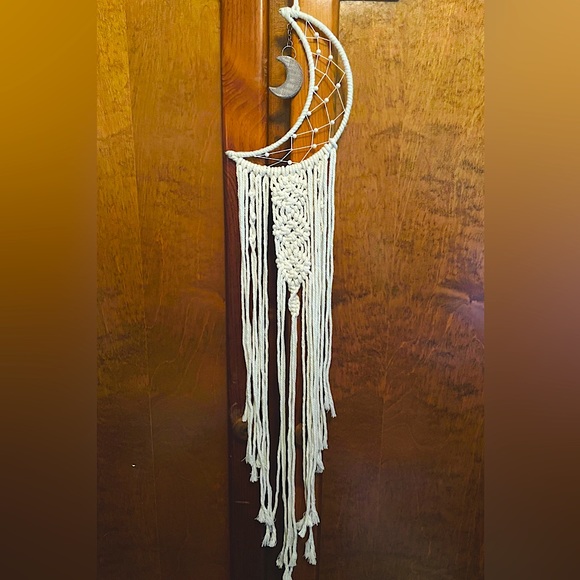 Half moon macramé wall hanging - Picture 3 of 3